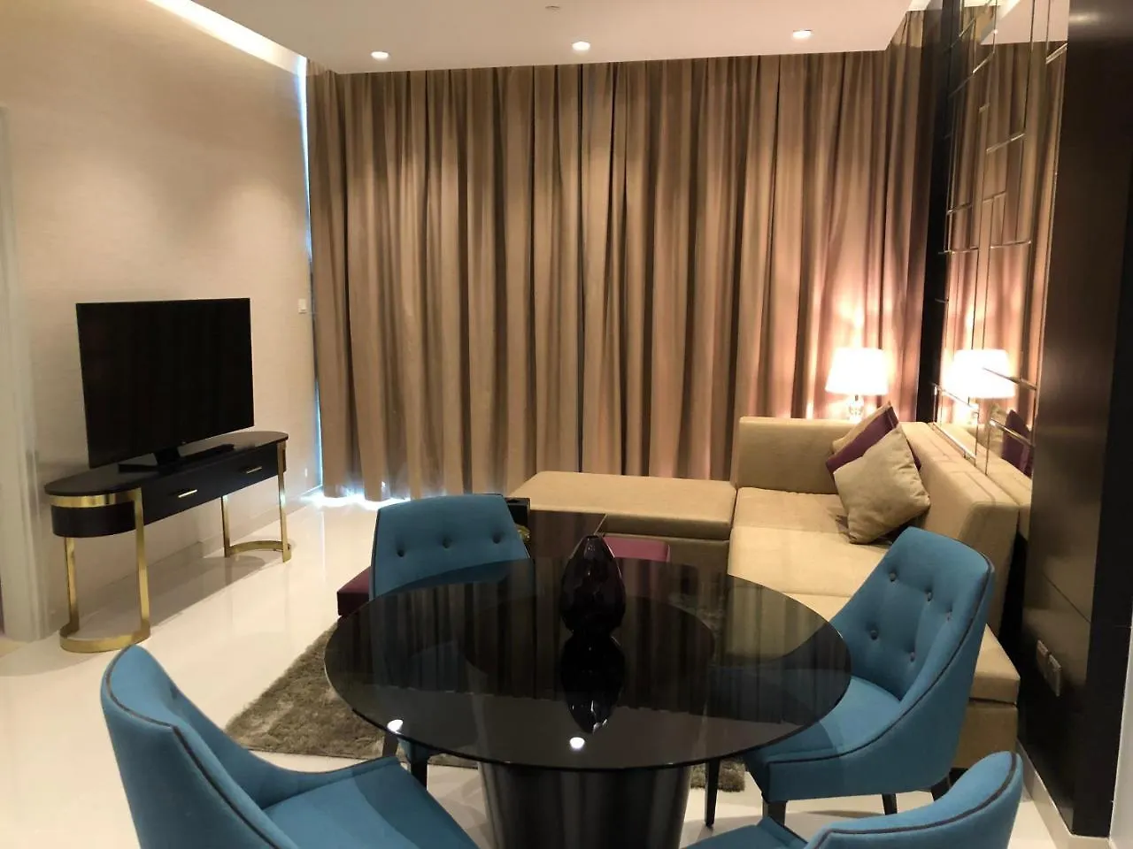 Damac Upper Crest In Downtown Holiday Homes دبي