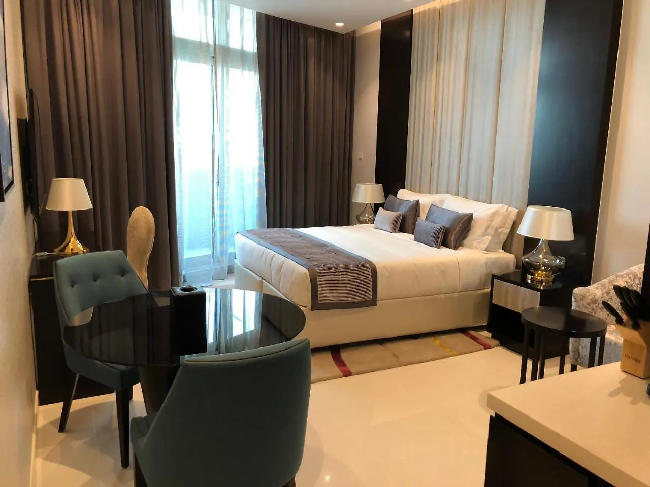 Апартаменты Damac Upper Crest In Downtown Holiday Homes Дубай ОАЭ